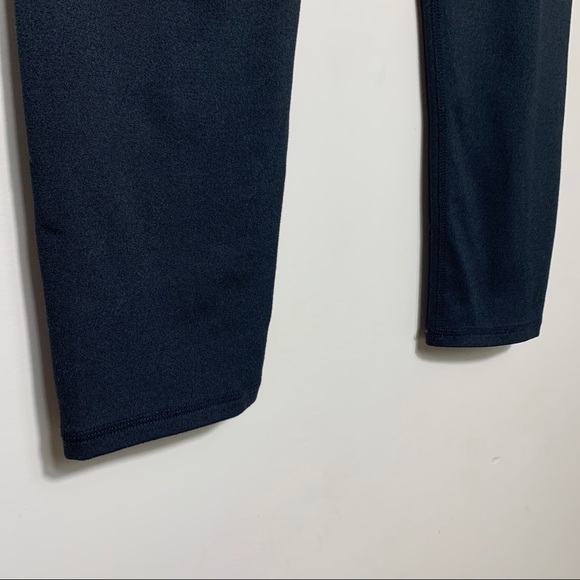 FABLETICS Black Cropped Workout Leggings Small - Picture 2 of 9